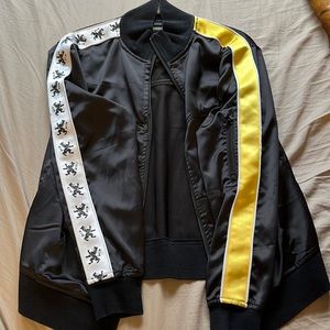 ARTISTIX S Medium silk/black long sleeve jacket with pockets & designs